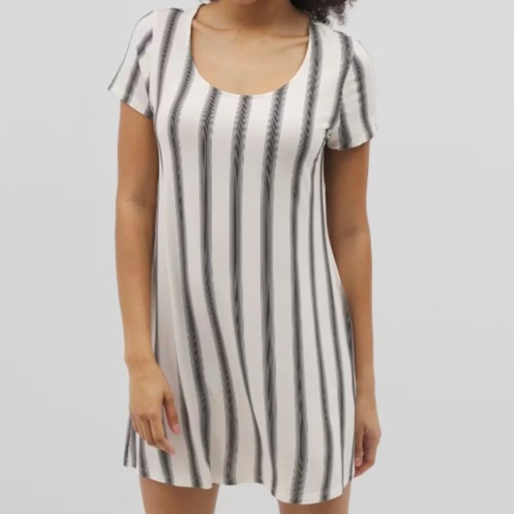 NWT Soma COOL NIGHTS Scoop Neck Short Sleeve Sleepshirt - Picture 3 of 6